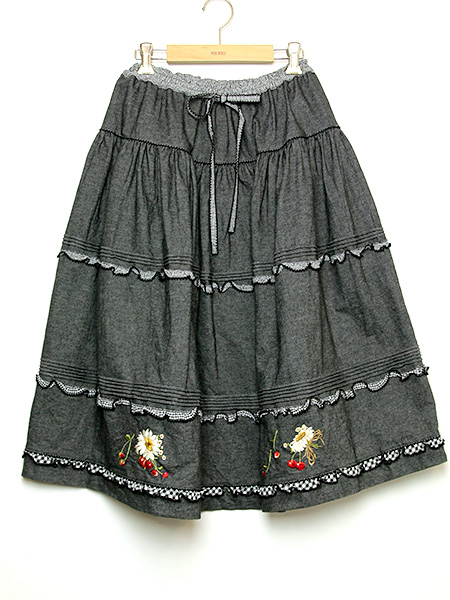 【OUTLET】雛菊とさくらんぼ刺繍入りデニムスカート