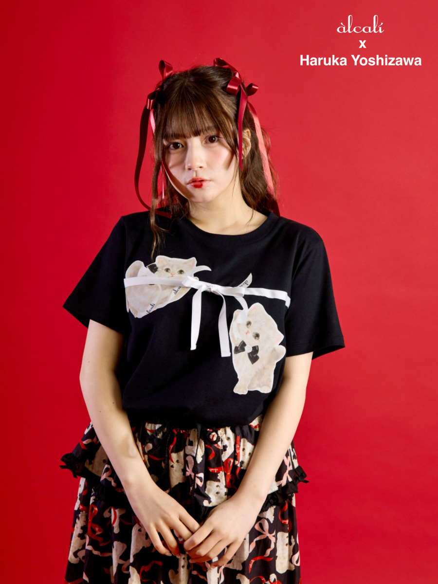 【alcali x Haruka Yoshizawa】マンチカンリボンTシャツ 詳細画像 ブラック 1