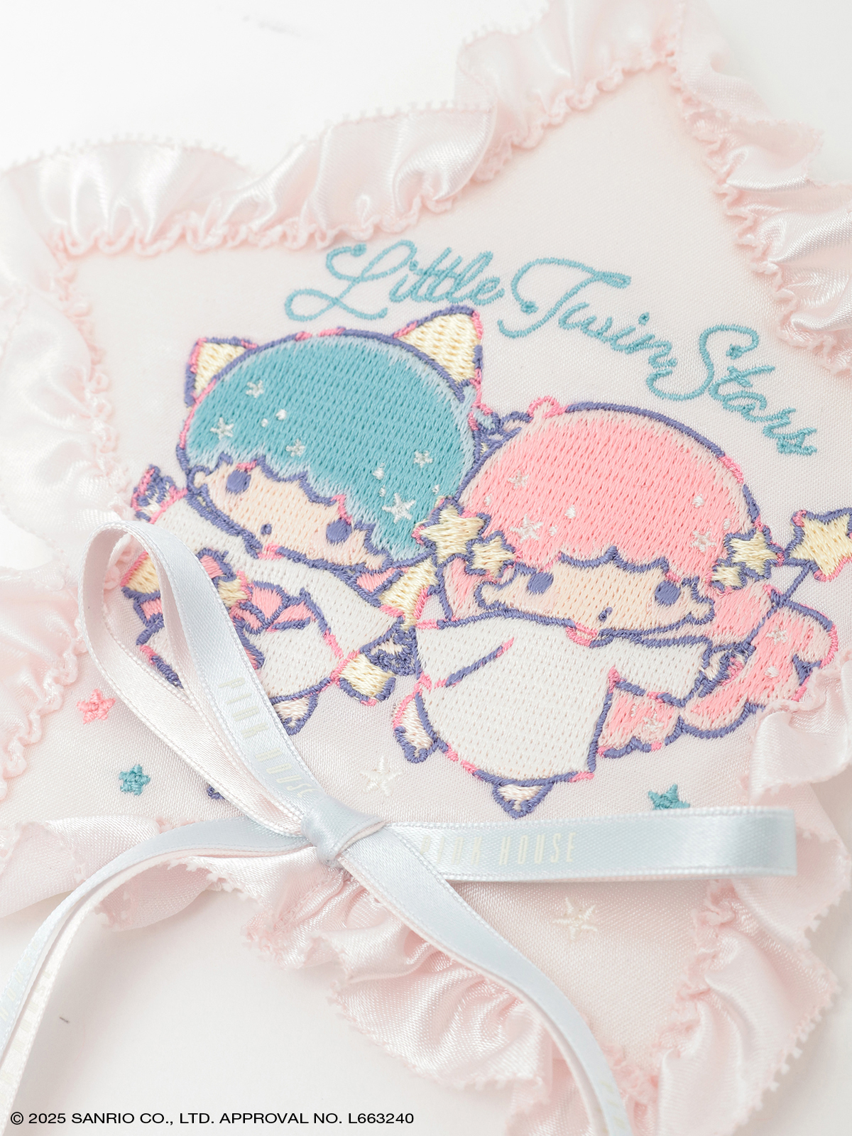 Little Twin Stars×PINK HOUSE 星形ワッペンブローチ Little Twin Stars×PINK HOUSE 刺しゅう入り星形ワッペンブローチ