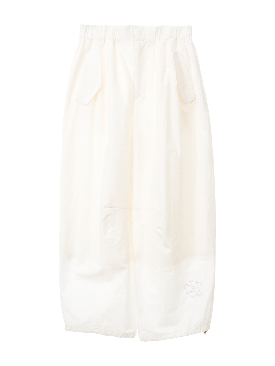【OUTLET】カメリア刺繍入りパラシュートパンツ 詳細画像 オフ 1