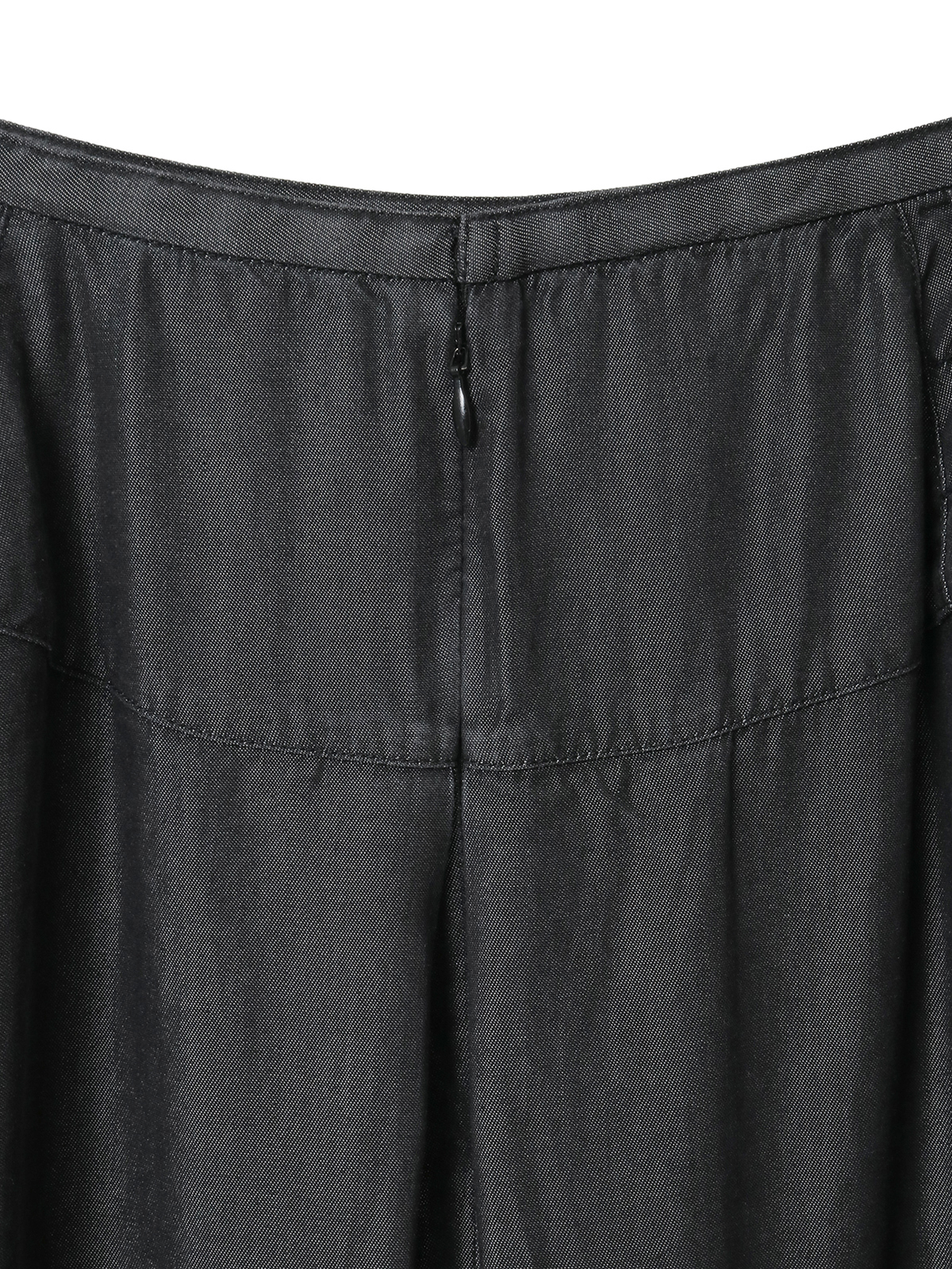 着画あり!!ブラックスキャンダル 転写 テンセル アシンメトリー スカート SEN TOKYO（セントーキョー）の「1枚で動きを。アシンメトリー