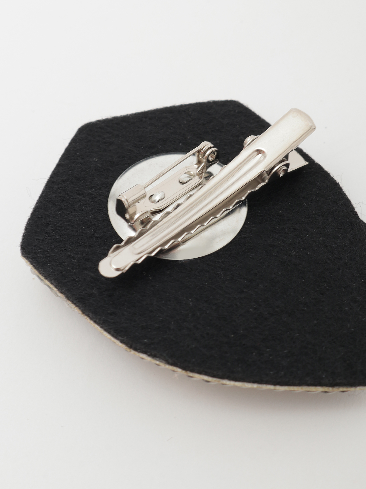 ピンクハウス　ロゴブローチ　イエロー 018ピンクハウスのロゴブローチ