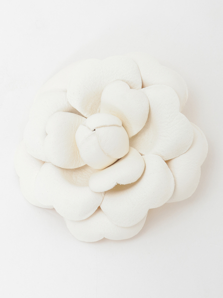 カラーレザーカメリアコサージュ