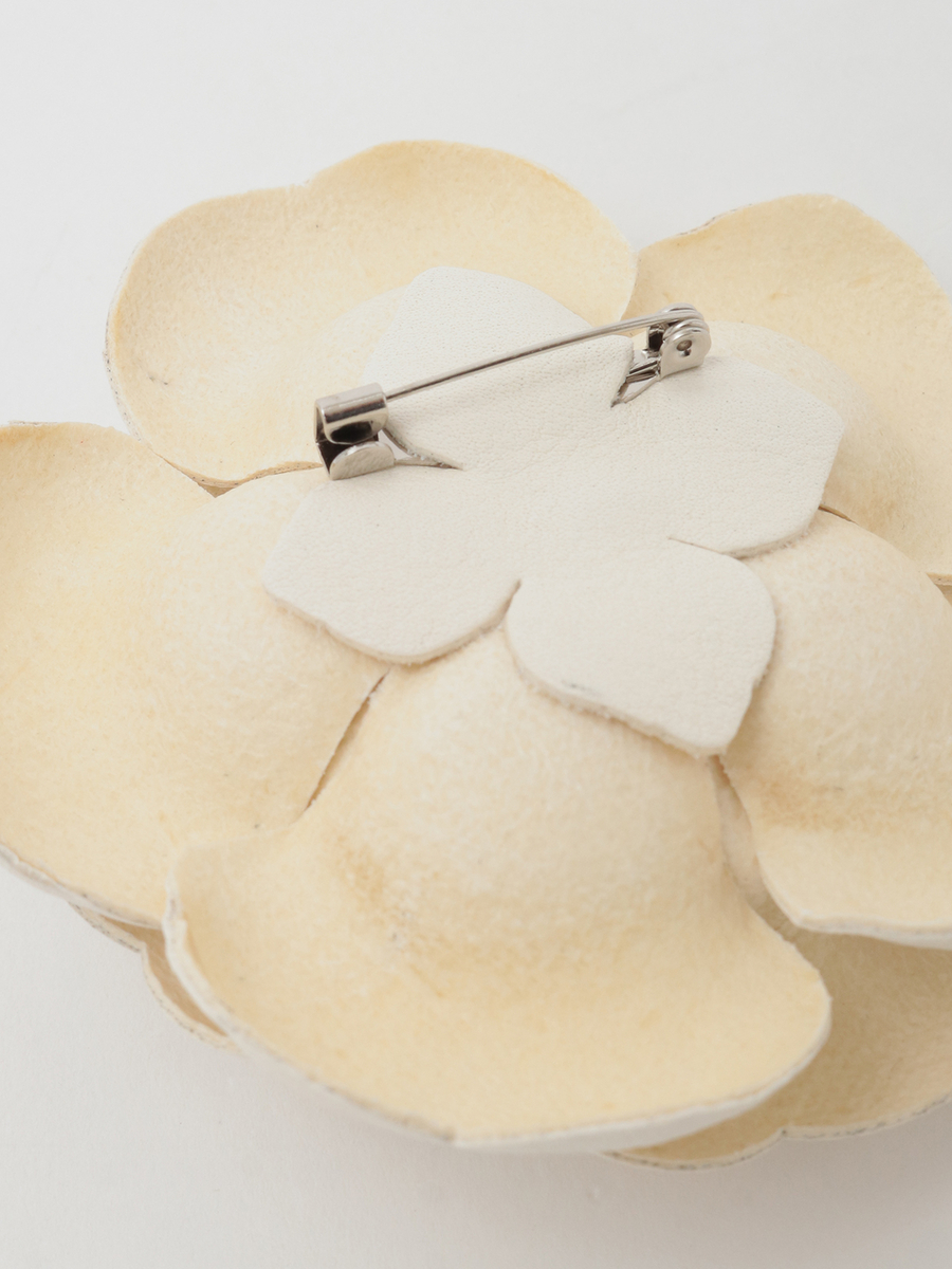 カラーレザーカメリアコサージュ 詳細画像 クロ 5