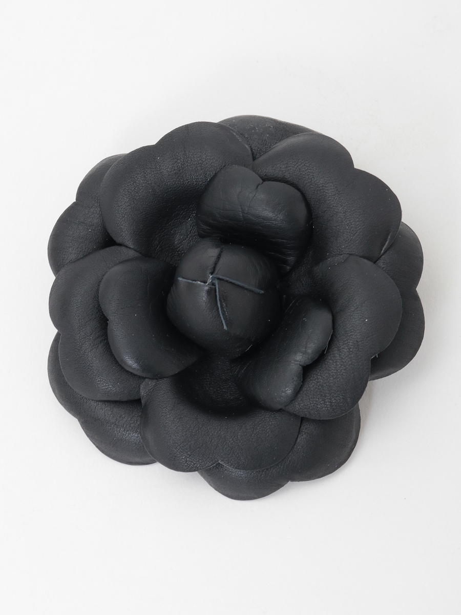 カラーレザーカメリアコサージュ 詳細画像 クロ 1