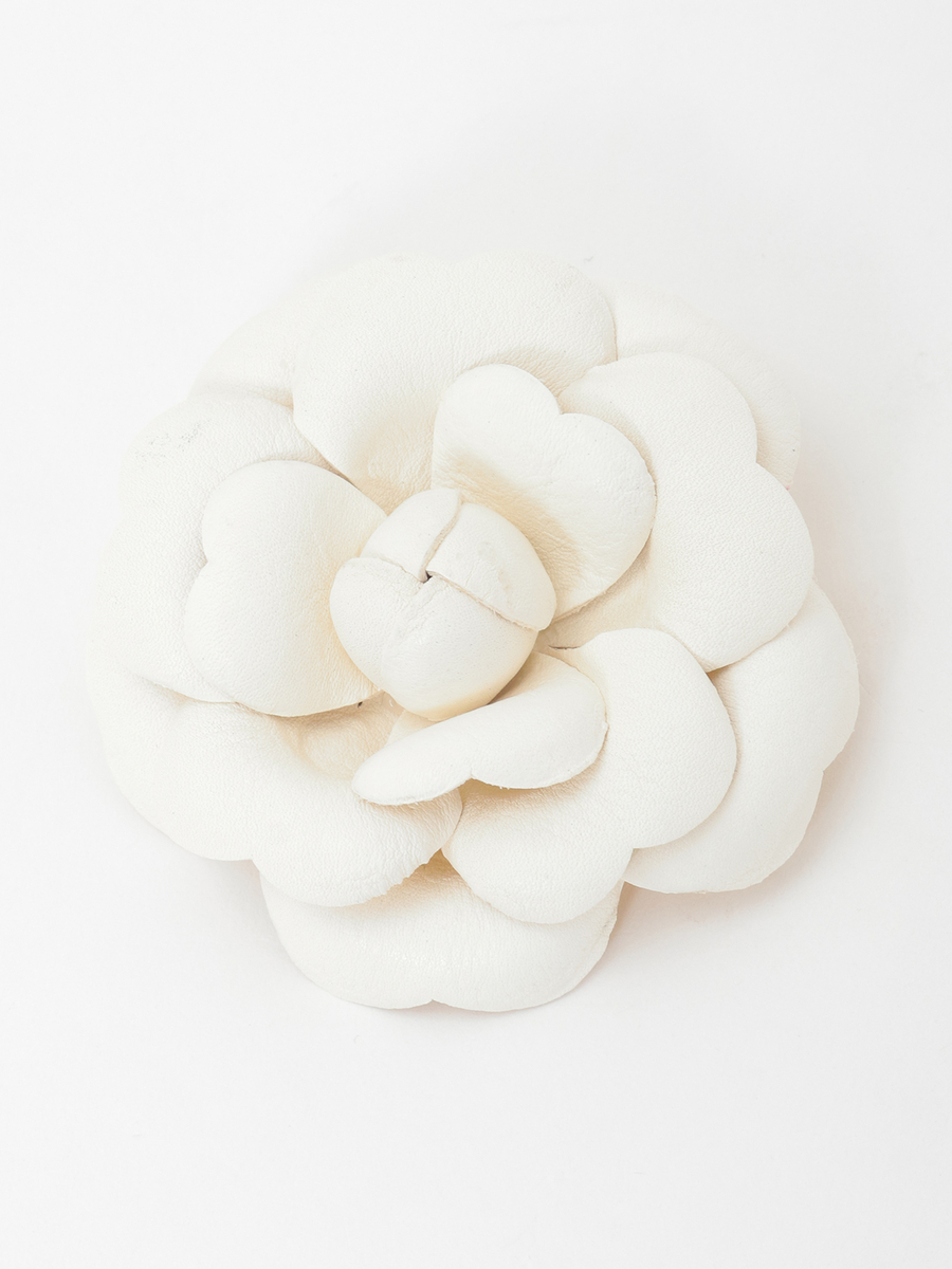 カラーレザーカメリアコサージュ 詳細画像 エクリュ 1