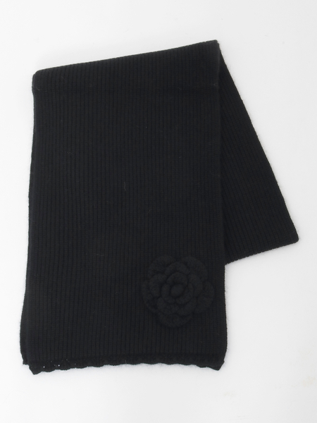 フラワーモチーフ付きニットマフラー