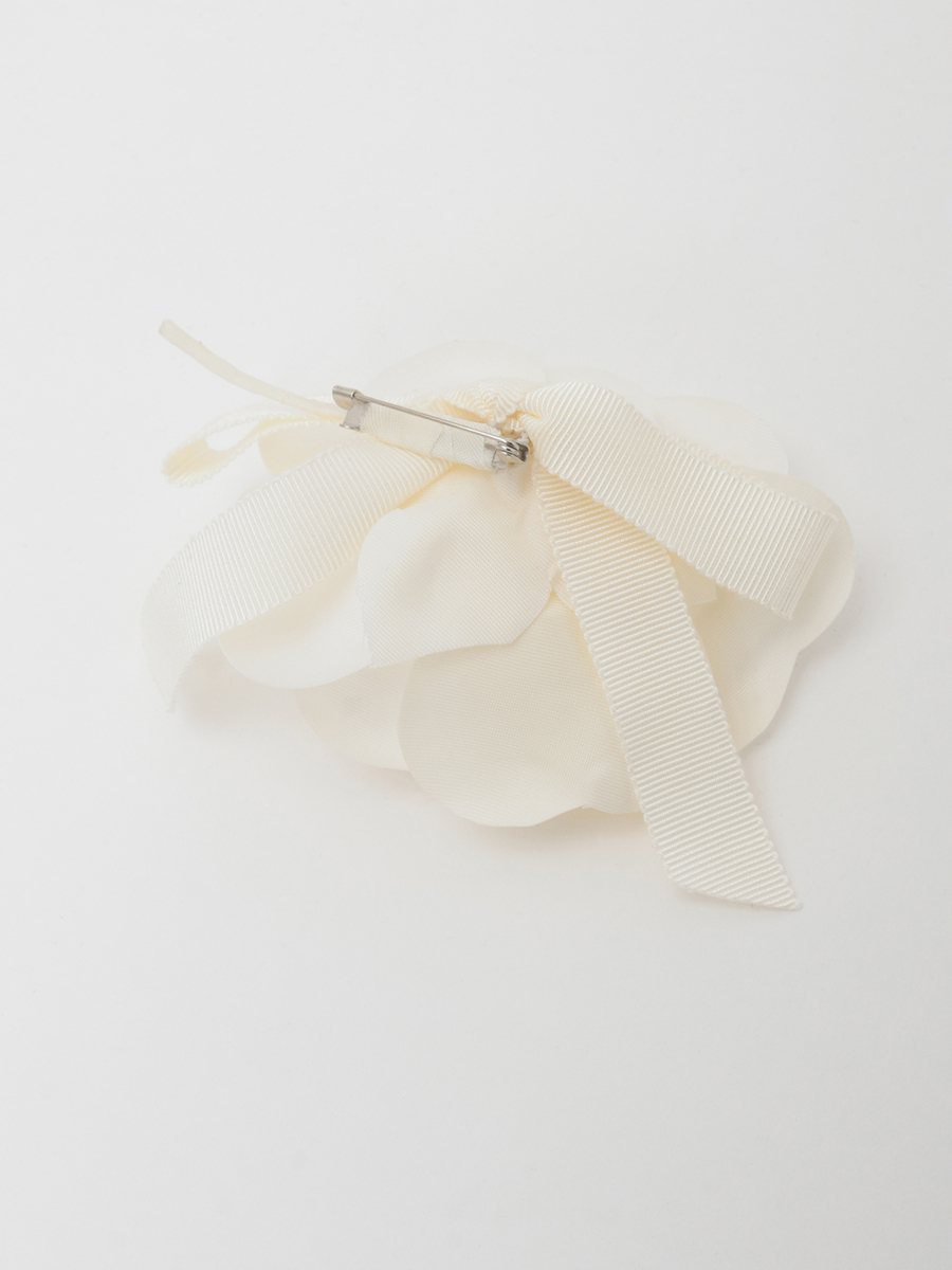 ホワイトカメリアコサージュ 詳細画像 オフ 2