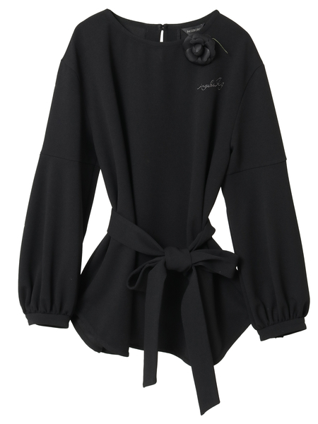 コサージュ付きロゴ刺繍入りカットソー