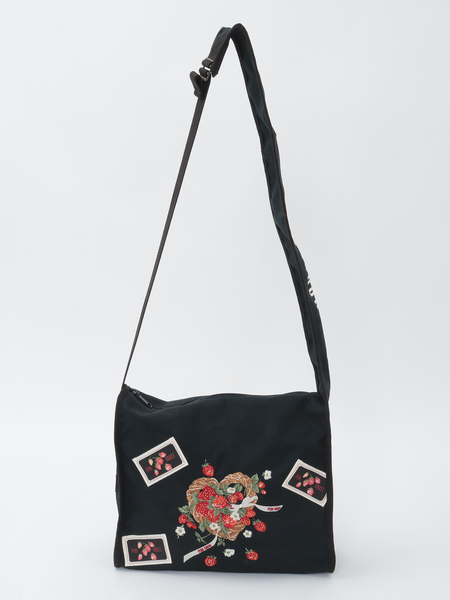 苺リース刺繍ショルダーバッグ