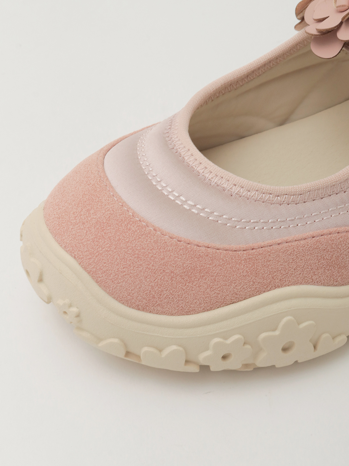 フラワーパーツ付きベルクロスニーカー｜ピンクハウスオフィシャル