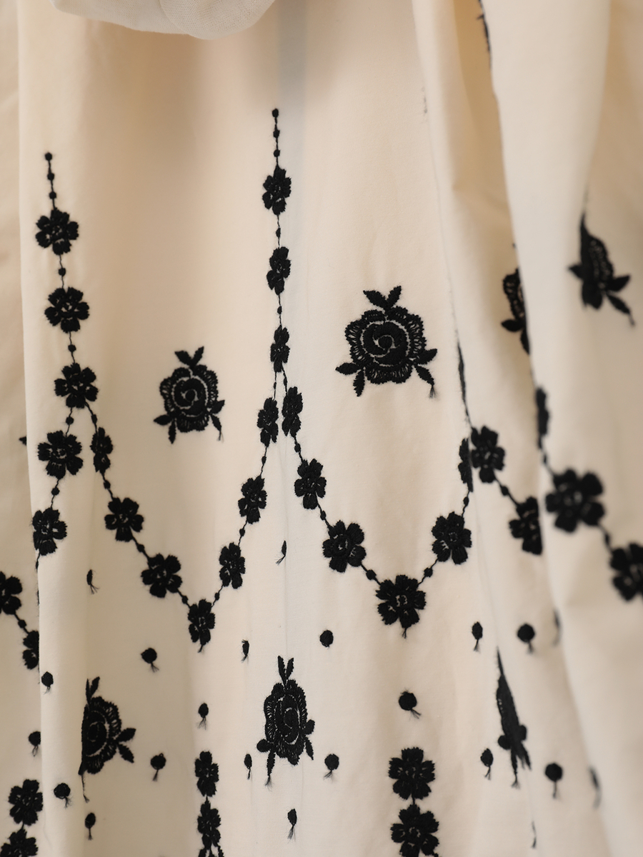 ローズ刺繍使いカットソーパーカー 詳細画像 キナリ 10